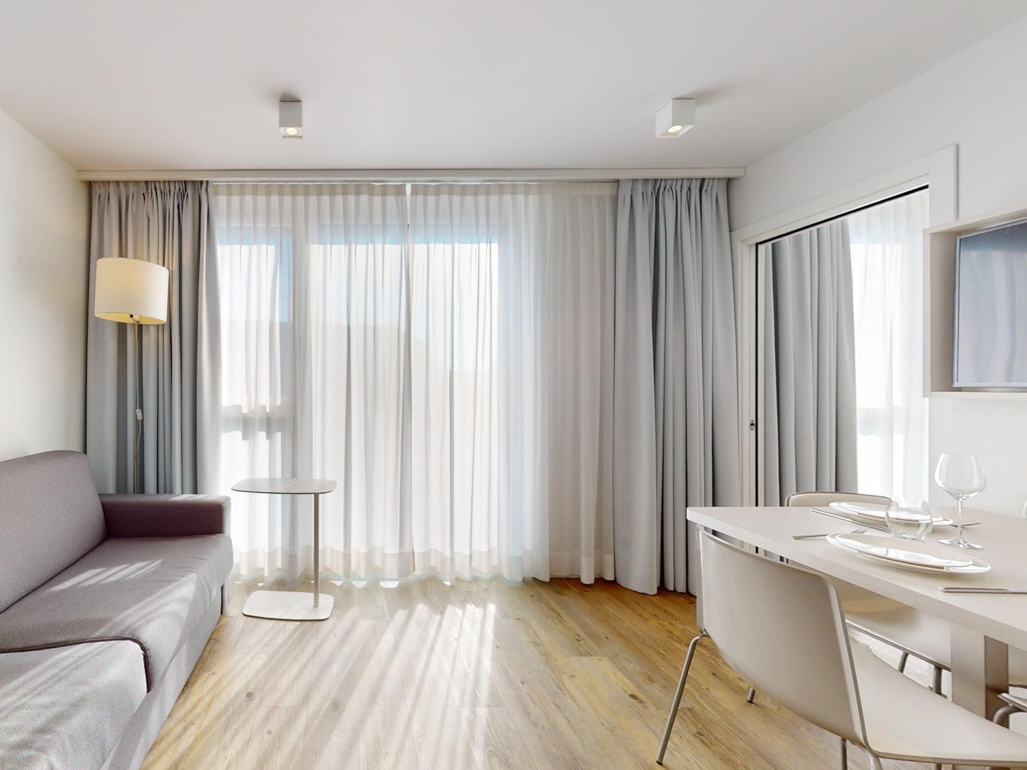 Nonanteneuf Appart Hotel Vevey - Contactless Check-In Rum bild